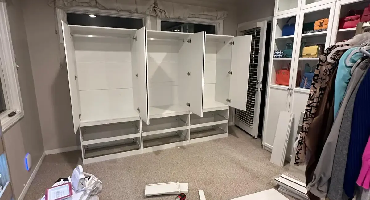 Custom Closet with Mirror Doors | | THIRD EYE VISION Interior design